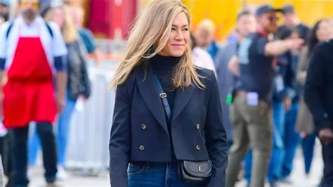 jennifer aniston ysl bag